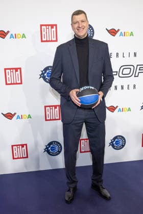 NBA Tip Off Dinner Axel Springer Patrick Femerling Tip off Dinner Axel Springer Verlag invites you to a dinner at the publishing house in Berlin on the occasion of the NBA game on January 15th. Copyright: xEventpressxFuhrx