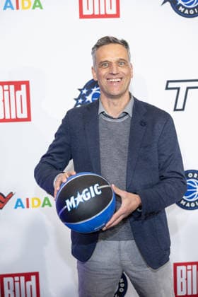 NBA Tip Off Dinner Axel Springer Rocco Bräuniger VP, Country Manager DACH EU Expansion, Amazon customer focus, innovation, leadership Tip off Dinner On the occasion of the NBA game on January 15, Axel Springer Verlag invites you to a dinner at the publishing house in Berlin Copyright: xEventpressxFuhrx