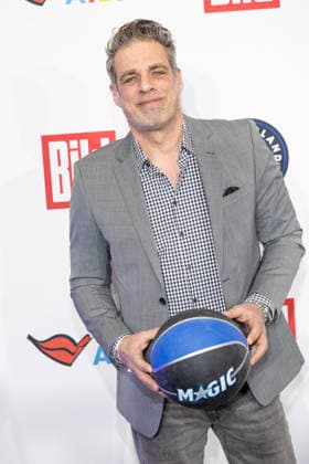 NBA Tip Off Dinner Axel Springer Carsten Spengemann Tip off Dinner Axel Springer Verlag invites you to a dinner at the publishing house in Berlin on the occasion of the NBA game on January 15th. Copyright: xEventpressxFuhrx