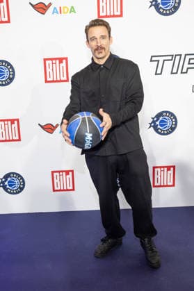 NBA Tip Off Dinner Axel Springer Heiko Schaffartzik German actor and former basketball player Tip off Dinner On the occasion of the NBA game on January 15, Axel Springer Verlag invites you to a dinner at the publishing house in Berlin Copyright: xEventpressxFuhrx