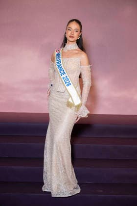 Bridgerton Season 4 Paris World Premiere - Paris Miss France 2026 Hinaupoko Devèze attends the Bridgerton Season 4 Paris World Premiere at Palais Brongniart on January 14, 2026 in Paris, France. by Eliot Blondet ABACAPRESS.COM Paris France France  Copyright: xBlondetxEliot ABACAx