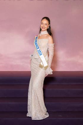 Bridgerton Season 4 Paris World Premiere - Paris Miss France 2026 Hinaupoko Devèze attends the Bridgerton Season 4 Paris World Premiere at Palais Brongniart on January 14, 2026 in Paris, France. by Eliot Blondet ABACAPRESS.COM Paris France France  Copyright: xBlondetxEliot ABACAx