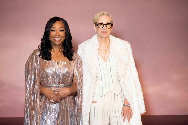 Bridgerton Season 4 Paris World Premiere - Paris Shonda Rhimes and Betsy Beers attends the Bridgerton Season 4 Paris World Premiere at Palais Brongniart on January 14, 2026 in Paris, France. by Eliot Blondet ABACAPRESS.COM Paris France France  Copyright: xBlondetxEliot ABACAx