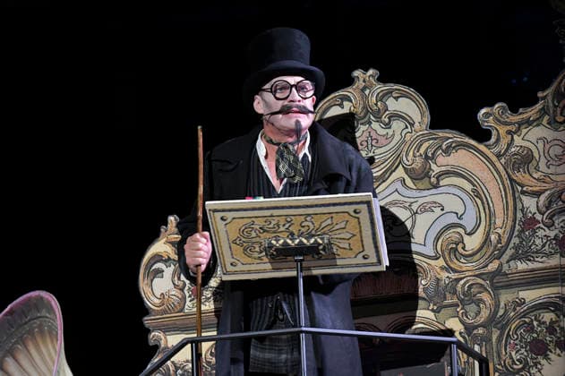 Pierre Besson at the photo rehearsal for the play Sauerkohl und Missetaten at the Komödie am Kurfürstendamm in the Ernst Reuter Saal Berlin, 14 01 2026 Foto:xM.xBehrensx xFuturexImagex missetaten_6106