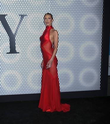 January 14, 2026, New York, Ny, United States: Bella Hadid attends FX s The Beauty Red Carpet Premiere. Held at MoMA The Museum of Modern Art in New York. Zuma Press January 14, 2026. New York United States - ZUMAp281 20260114_zea_p281_006 Copyright: xPhotoxImagexPressx