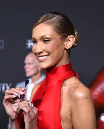 January 14, 2026, New York, Ny, United States: Bella Hadid attends FX s The Beauty Red Carpet Premiere. Held at MoMA The Museum of Modern Art in New York. Zuma Press January 14, 2026. New York United States - ZUMAp281 20260114_zea_p281_029 Copyright: xPhotoxImagexPressx