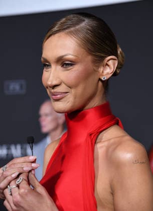 January 14, 2026, New York, Ny, United States: Bella Hadid attends FX s The Beauty Red Carpet Premiere. Held at MoMA The Museum of Modern Art in New York. Zuma Press January 14, 2026. New York United States - ZUMAp281 20260114_zea_p281_031 Copyright: xPhotoxImagexPressx