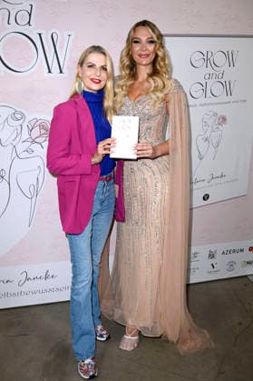 Tanja Bülter and Victoria Jancke at the launch of the book Grow Glow by Victoria Jancke at The Visit Coffee, Roastery Eatery Kudamm Berlin, 14 01 2026 Foto:xN.xKubelkax xFuturexImagex grow_6115