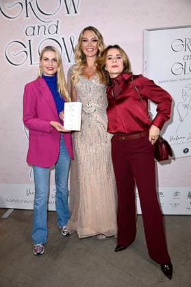 Tanja Bülter, Victoria Jancke and Bettina Cramer at the launch of the book Grow Glow by Victoria Jancke at The Visit Coffee, Roastery Eatery Kudamm Berlin, 14 01 2026 Foto:xN.xKubelkax xFuturexImagex grow_6122