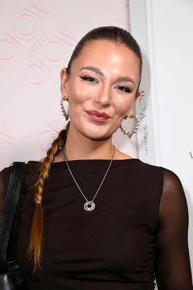 Joelina Drews at the launch of the book Grow Glow by Victoria Jancke at The Visit Coffee, Roastery Eatery Kudamm Berlin, 14 01 2026 Foto:xN.xKubelkax xFuturexImagex grow_6130