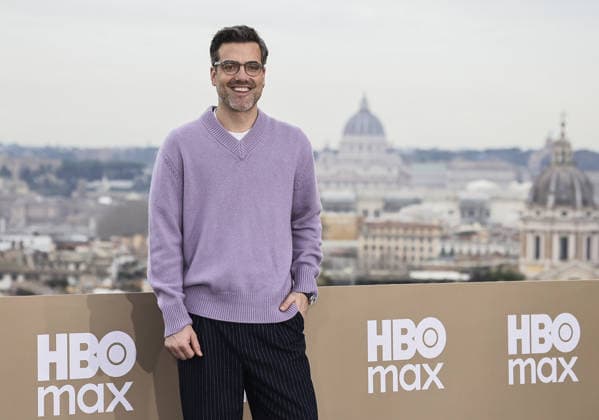 HBO Max Italy hosts photocall in Rome ROME, ITALY - JANUARY 15: Daniel Ings attends the HBO Max Italy photocall at Hotel De La Ville on January 15, 2026 in Rome, Italy Primo Barol Anadolu Rome Italy. Editorial use only. Please get in touch for any other usage.  Copyright: x2026xAnadoluxPrimoxBarolx