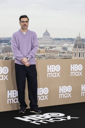 HBO Max Italy hosts photocall in Rome ROME, ITALY - JANUARY 15: Daniel Ings attends the HBO Max Italy photocall at Hotel De La Ville on January 15, 2026 in Rome, Italy Primo Barol Anadolu Rome Italy. Editorial use only. Please get in touch for any other usage.  Copyright: x2026xAnadoluxPrimoxBarolx