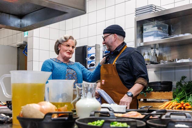 15 01 2026 Düsseldorf To the pans Cooking tuition for Mrs Doubtfire from TV chef Sebastian Lege TV chef Sebastian Lege has already experienced at the musical premiere how difficult Mrs Doubtfire actor Dustin Smailes fin