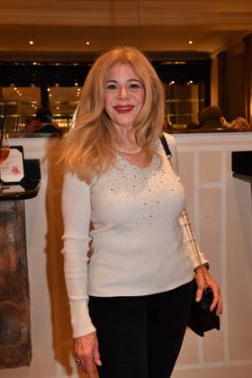 Julia Kent Premiere Wer schießt auf Frau Hummel Comedy at the Hotel Bayerischer Hof Munich January 15, 2026