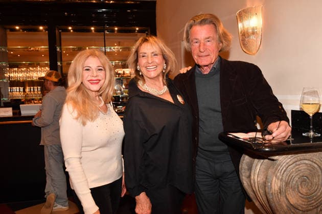Julia Kent, Diana Körner Premiere Wer schießt auf Frau Hummel Comedy at the Hotel Bayerischer Hof Munich January 15, 2026