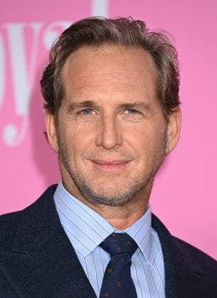 Apple TV™s ˜Palm Royale™ Season 2 Finale Josh Lucas arriving to Apple TV™s Palm Royale season 2 finale event held at The Wolf Theater at the Television Academy on January 15, 2026 in North Hollywood, Ca. North Hollywood The Wolf Theater at the Television Academy California USA Copyright: xTammiexArroyox xAFF-USA.comx