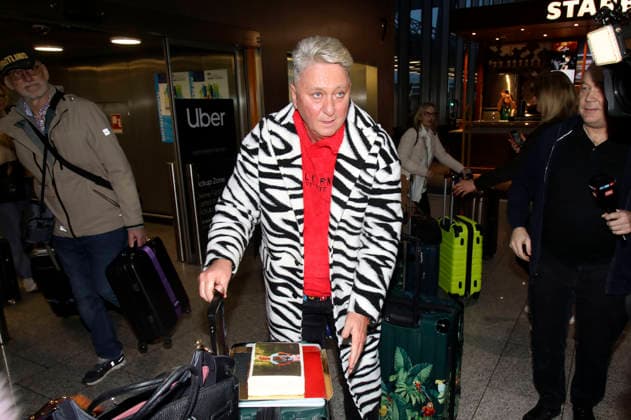 Hubert Fella at the departure of the jungle camp candidates of the RTL reality TV show Ich bin ein Star holt mich hier raus to Australia at Frankfurt am Main Airport Frankfurt, 15 01 2026 Foto:xAgenturxWehnertx xGränzdörferx xFuturexImagex dschungelcamp_6102