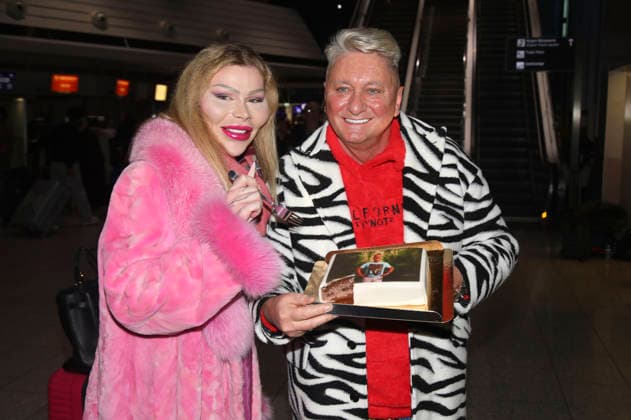 Patrick Mast and Hubert Fella at the departure of the jungle camp candidates of the RTL reality TV show Ich bin ein Star holt mich hier raus to Australia at Frankfurt am Main Airport Frankfurt, 15 01 2026 Foto:xAgenturxWehnertx xGränzdörferx xFuturexImagex dschungelcamp_6107