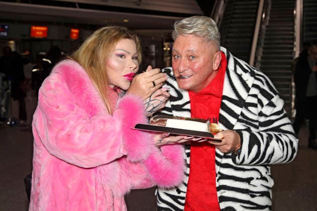 Patrick Mast and Hubert Fella at the departure of the jungle camp candidates of the RTL reality TV show Ich bin ein Star holt mich hier raus to Australia at Frankfurt am Main Airport Frankfurt, 15 01 2026 Foto:xAgenturxWehnertx xGränzdörferx xFuturexImagex dschungelcamp_6110