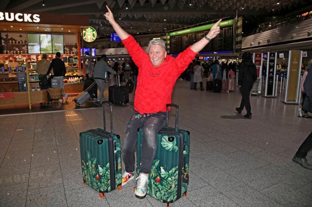 Hubert Fella at the departure of the jungle camp candidates of the RTL reality TV show Ich bin ein Star holt mich hier raus to Australia at Frankfurt am Main Airport Frankfurt, 15 01 2026 Foto:xAgenturxWehnertx xGränzdörferx xFuturexImagex dschungelcamp_6114