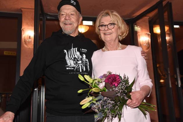 Performer Dirk Galuba, actor Saskia Vester, actress Munich 15 01 2026 Komoedie im Bayerischen Hof Premiere Wer schiesst auf Frau Hummel Photo Bernd Muenchen Muenchen