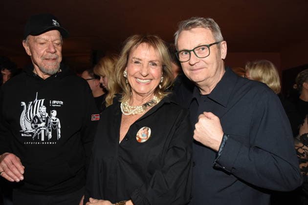Dirk Galuba Actor Diana Koerner Actress Rene Heinersdorff Director Actor Jutta Kammann Actress Munich 15 01 2026 Komoedie im Bayerischen Hof Premiere Wer schiesst auf Frau Hummel Foto Bernd Muenchen Muenchen