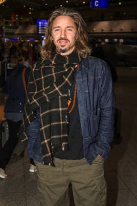 Departure of the candidates of the RTL TV show ICH BIN EIN STAR HOLT MICH HIER RAUS Frankfurt Main, 16 01 2026 Gil Ofarim departing for Australia to the RTL Jungle Camp 2026 at Frankfurt Airport Hesse Germany Copyright: xMatthiasxGränzdörferx