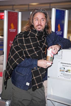 Gil Ofarim departure of the candidates of the RTL TV show ICH BIN EIN STAR, HOLT MICH HIER RAUS at Frankfurt Airport in Frankfurt am Main on 16 01 2026