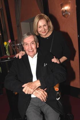 Dr med Klaus Ihm Doctor for Gynecology and Obstetrics with Mrs. Muenchen 15 01 2026 Comedy in the Bayerischer Hof Premiere Who shoots at Mrs. Hummel Photo Bernd Muenchen Muenchen