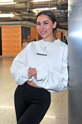 RTL Jungle Camp 2026 Samira Yavuz on the occasion of the departure of the candidates of the RTL program Ich bin ein Star holt mich hier raus to the Jungle Camp 2026 in Australia on 16 01 2026 at Frankfurt Main Airport 20260116MWI099825