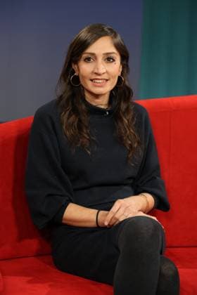 Gilda Sahebi, journalist, guest on the television program DAS Rote Sofa, a live talk show on Norddeutscher Rundfunk, photo session on 16 1 2026 in the NDR television studio in Hamburg Lokstedt