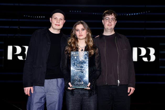 STOCKHOLM, SWEDEN 20260116 Ida Lova received the award Lat of the Year for Svagare än jag here with producers Ivan Kinell and Joakim Buddee during the P3 Guldgalan 2026 at Cirkus in Stockholm STOCKHOLM SWEDEN x12150x  Copyright: xCaisaxRasmussen TTx P3 GULDGALAN 2026 heWEAV7k3aw