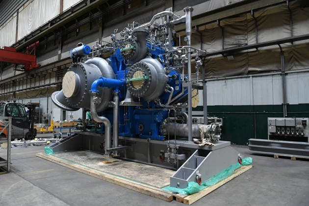 Everllence SE - Werk Oberhausen am 14.01.2026 in Oberhausen Die Everllence SE ( Societas Europaea ), bis 3. Juni 2025 MAN Energy Solutions SE, mit Sitz in Augsburg ist Anbieter von Großdieselmotoren und Turbomaschinen für maritime und stationäre Anwendungen. Das Unternehmen entwickelt und fertigt Zweitakt- und Viertakt-Dieselmotoren sowie Gasturbinen, Dampfturbinen und Kompressoren. Das Unternehmen bietet auch Turbolader, Propeller, Gasmotoren und chemische Reaktoren an. *** Everllence SE Plant Oberhausen on 14 01 2026 in Oberhausen Everllence SE Societas Europaea , until 3 June 2025 MAN Energy Solutions SE, based in Augsburg, is a supplier of large diesel engines and turbomachinery for maritime and stationary applications The compan xRx