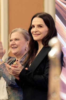 Ada Solomon and Juliette Binoche at the Mayor s Night of the European Film Academy as part of the 38 European Film Awards in the Rotes Rathaus Berlin, 16 01 2026 Foto:xS.xGabschx xFuturexImagex mayors_6119