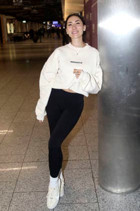 Samira Yavuz at the departure of the jungle camp candidates of the RTL reality TV show Ich bin ein Star holt mich hier raus to Australia at Frankfurt am Main Airport Frankfurt, 16 01 2026 Foto:xAgenturxWehnertx xGränzdörferx xFuturexImagex dschungelcamp_6178