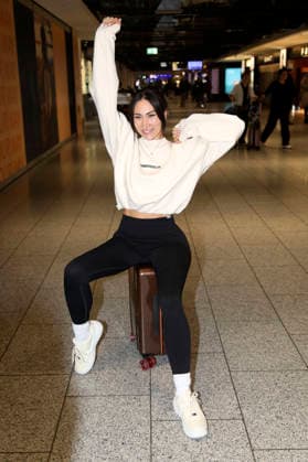 Samira Yavuz at the departure of the jungle camp candidates of the RTL reality TV show Ich bin ein Star holt mich hier raus to Australia at Frankfurt am Main Airport Frankfurt, 16 01 2026 Foto:xAgenturxWehnertx xGränzdörferx xFuturexImagex dschungelcamp_6194
