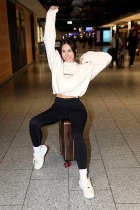 Samira Yavuz at the departure of the jungle camp candidates of the RTL reality TV show Ich bin ein Star holt mich hier raus to Australia at Frankfurt am Main Airport Frankfurt, 16 01 2026 Foto:xAgenturxWehnertx xGränzdörferx xFuturexImagex dschungelcamp_6195