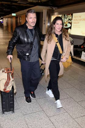 Hardy Krüger jr with wife Alice Krüger at the departure of the jungle camp candidates of the RTL reality TV show Ich bin ein Star holt mich hier raus to Australia at Frankfurt am Main Airport Frankfurt, 16 01 2026 Foto:xAgenturxWehnertx xGränzdörferx xFuturexImagex dschungelcamp_6215