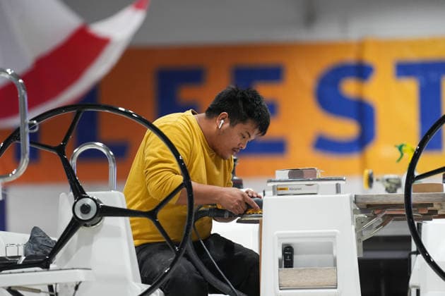 2026 Toronto International Boat Show - Media Preview Day TORONTO, CANADA - JANUARY 16 : A worker prepares a boat during media preview day of the 68th Toronto International Boat Show in Toronto, Ontario on January 16, 2026. North America s Largest indoor boat show featuring boats, marine products and accessories, will run between January 17 to 25. Mert Alper Dervis Anadolu Toronto Canada. Editorial use only. Please get in touch for any other usage.  Copyright: x2026xAnadoluxMertxAlperxDervisx
