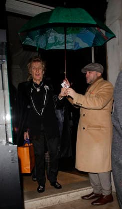 Rod Stewart and Penny Lancaster leave Annabelle s Rod Stewart carries a Louis Vuitton bag as he and Penny Lancaster leave private members club Annabelle s in the small hours, London, UK, 16 January 2026., Credit:James Smart Pictures Avalon  Copyright: xJames SmartxPicturesx xAvalonx 1066658931