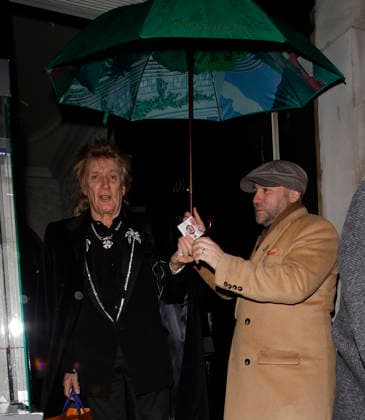Rod Stewart and Penny Lancaster leave Annabelle s Rod Stewart carries a Louis Vuitton bag as he and Penny Lancaster leave private members club Annabelle s in the small hours, London, UK, 16 January 2026., Credit:James Smart Pictures Avalon  Copyright: xJames SmartxPicturesx xAvalonx 1066658932