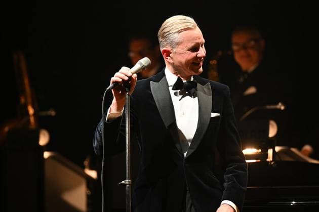 Max Raabe and the Palast Orchester invite you to stroke the bumblebee at the Philharmonie Essen FOR EDITORIAL PURPOSES ONLY EDITORIAL USE ONLY p Max Raabe and the Palast Orchester will perform at the Philharmonie Essen on Friday, January 16, 2026 Germany NRW Essen Copyright VladimirxWegener Copyright: VladimirxWegener doc8466jboil1w11dz3zuv1 ,EDITORIAL USE ONLY Copyright: VladimirxWegener