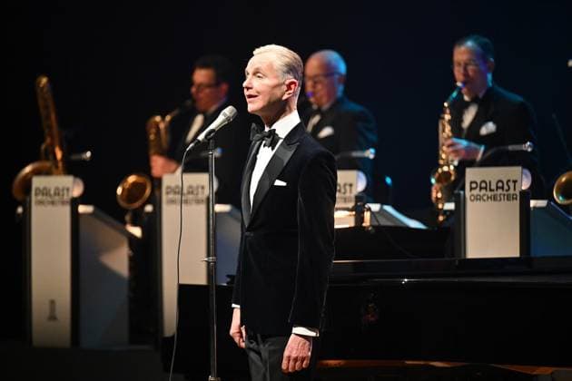 Max Raabe and the Palast Orchester invite you to stroke the bumblebee at the Philharmonie Essen FOR EDITORIAL PURPOSES ONLY EDITORIAL USE ONLY p Max Raabe and the Palast Orchester will perform at the Philharmonie Essen on Friday, January 16, 2026 Germany NRW Essen Copyright VladimirxWegener Copyright: VladimirxWegener doc8466jcjf2bq2ejthge ,EDITORIAL USE ONLY Copyright: VladimirxWegener