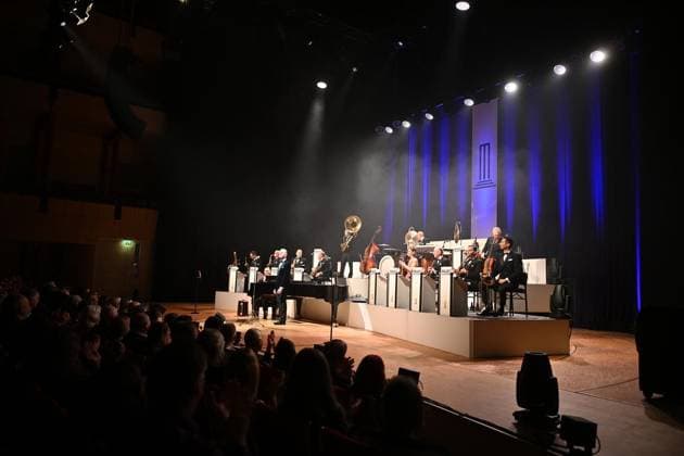 Max Raabe and the Palast Orchester invite you to stroke the bumblebee at the Philharmonie Essen FOR EDITORIAL PURPOSES ONLY EDITORIAL USE ONLY p Max Raabe and the Palast Orchester will perform at the Philharmonie Essen on Friday, January 16, 2026 Germany NRW Essen Copyright VladimirxWegener Copyright: VladimirxWegener doc8466jcykx9y1b21vsuv1 ,EDITORIAL USE ONLY Copyright: VladimirxWegener
