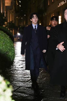 MFW - Ralph Lauren Afterparty Arrivals Mark Lee (rapper and member of the South Korean boy band NCT) while arriving at the Ralph Lauren After Party after attending the fashion show during Milan s Fashion Week Men s Fall Winter 2026-2027 in Milan, Italy on January 16, 2026. Photo by Alessandro Bremec IPA ABACAPRESS.COM Milan Italy  Copyright: xIPA ABACAx