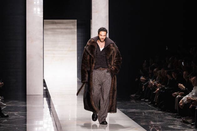 News - Dolce & Gabbana - Runway - Milan Fashion Week - Menswear Fall Winter 2026-2027 A model walks the runway during the Dolce &amp; Gabbana Fall Winter 2026 2027 menswear show at Milan Men s Fashion Week, on January 17, 2026, in Milan, Italy. Photo by Cinzia Camela. Milan Metropol Italy Copyright: xCinziaxCamelax xLiveMediax LPN_2241808