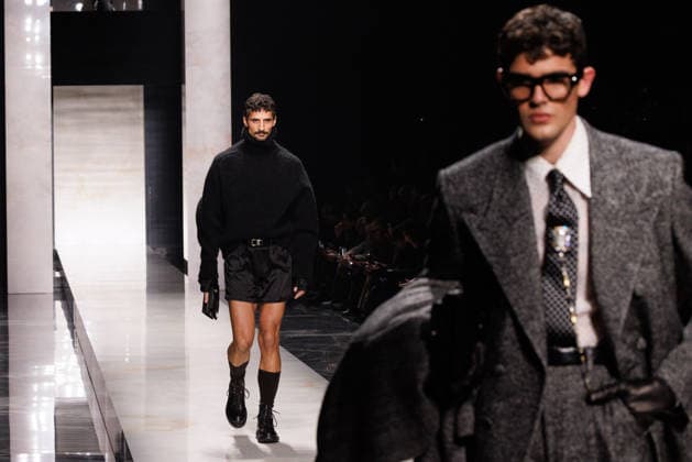 News - Dolce & Gabbana - Runway - Milan Fashion Week - Menswear Fall Winter 2026-2027 A model walks the runway during the Dolce &amp; Gabbana Fall Winter 2026 2027 menswear show at Milan Men s Fashion Week, on January 17, 2026, in Milan, Italy. Photo by Cinzia Camela. Milan Metropol Italy Copyright: xCinziaxCamelax xLiveMediax LPN_2241844