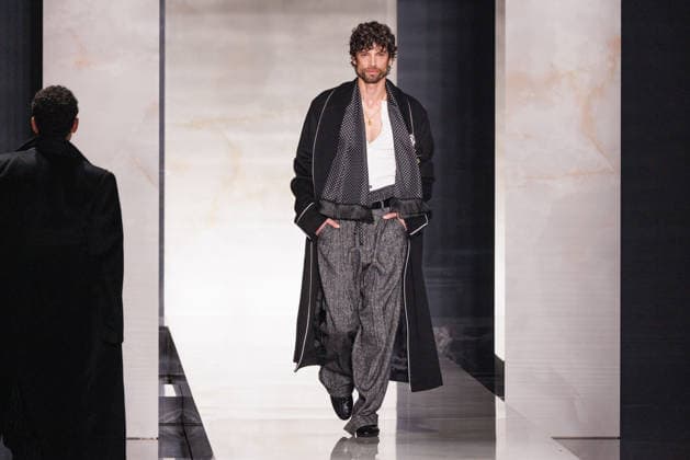 News - Dolce & Gabbana - Runway - Milan Fashion Week - Menswear Fall Winter 2026-2027 A model walks the runway during the Dolce &amp; Gabbana Fall Winter 2026 2027 menswear show at Milan Men s Fashion Week, on January 17, 2026, in Milan, Italy. Photo by Cinzia Camela. Milan Metropol Italy Copyright: xCinziaxCamelax xLiveMediax LPN_2241853