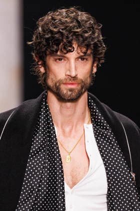 News - Dolce & Gabbana - Runway - Milan Fashion Week - Menswear Fall Winter 2026-2027 A model walks the runway during the Dolce &amp; Gabbana Fall Winter 2026 2027 menswear show at Milan Men s Fashion Week, on January 17, 2026, in Milan, Italy. Photo by Cinzia Camela. Milan Metropol Italy Copyright: xCinziaxCamelax xLiveMediax LPN_2241872