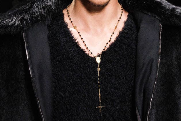 News - Dolce & Gabbana - Runway - Milan Fashion Week - Menswear Fall Winter 2026-2027 A model (detail) walks the runway during the Dolce &amp; Gabbana Fall Winter 2026 2027 menswear show at Milan Men s Fashion Week, on January 17, 2026, in Milan, Italy. Photo by Cinzia Camela. Milan Metropol Italy Copyright: xCinziaxCamelax xLiveMediax LPN_2241950